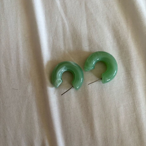 Various earrings like new
