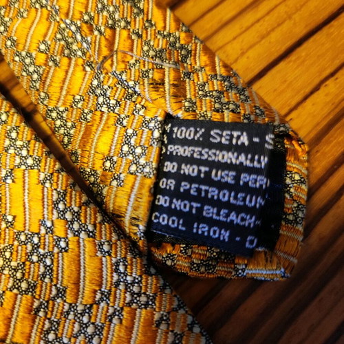 Gianni Versace 100% silk tie like new, yellow with blue details
