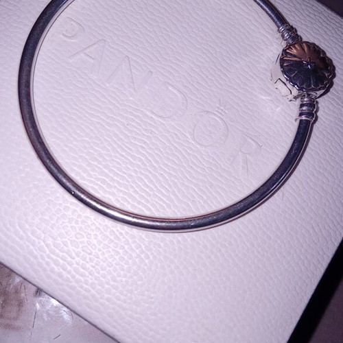 Pandora bracelet genuine, like new, gray size 17