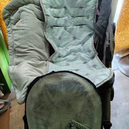 3-in-1 baby stroller with bassinet, car seat and accessories