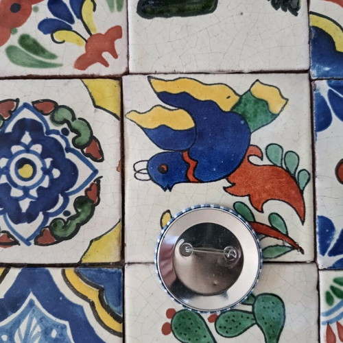 Metal badge new, diameter 5.8 cm