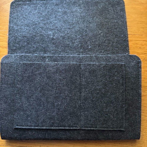 Sofa armrest organizer case like new, dark gray felt