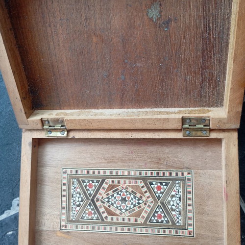 Box from Syria used, 10×15 cm