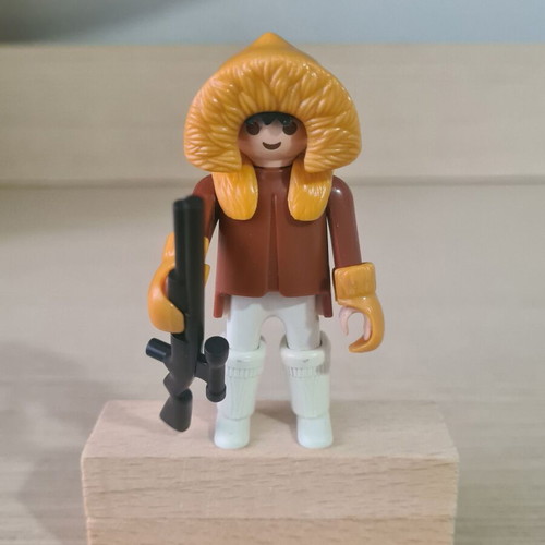 Eskimo Hunter Playmobil used