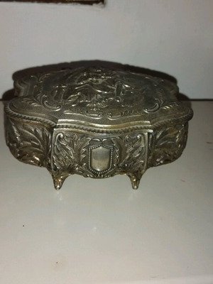 Винтидж кутия за бижута като нова, метална