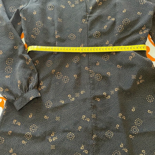 Short seasonal dress like new, black and brown shades, size L