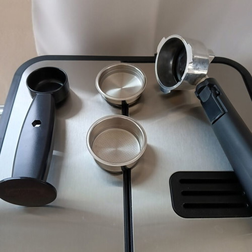 Dosette D2502 3-in-1 coffee maker like new, espresso and filter