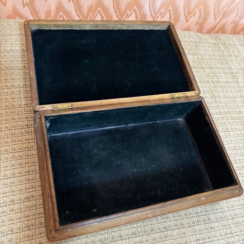 Vintage wooden cigar box humidor like new, walnut wood
