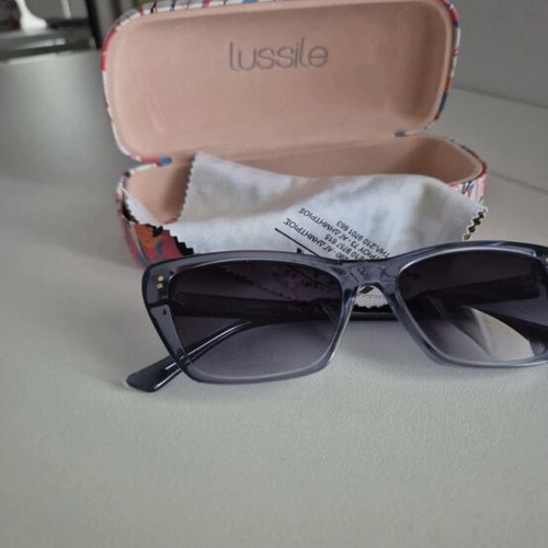 Lussile Bone Sunglasses with Polarized Lens Like New