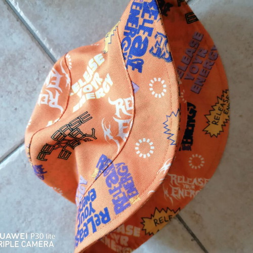 Orange hat one size, like new