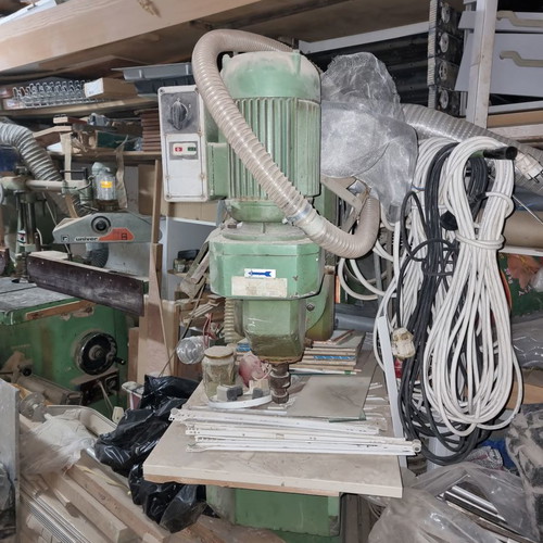 Cosmec 1 Meter Knee Milling Machine used in excellent condition