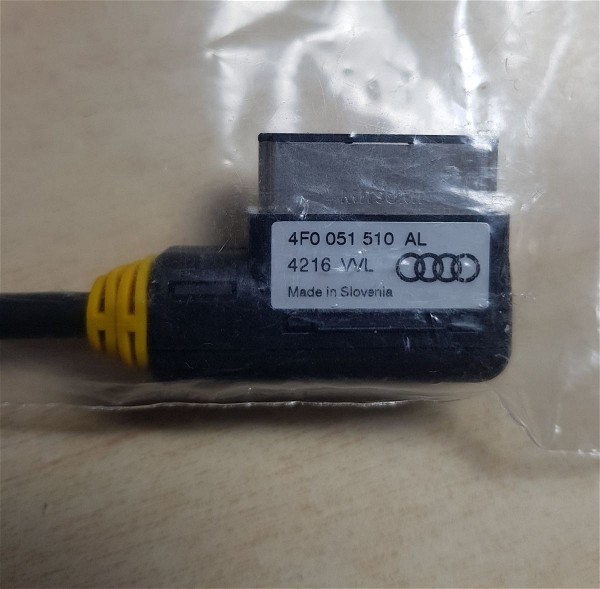  4F0 051 510 AL 4216 Audi  Ami iPhone Adapter Cable