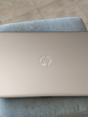 HP 250 G6 laptop 15.6 inch, i5 7200, 8GB DDR4, 240GB SSD, R5 330 graphics