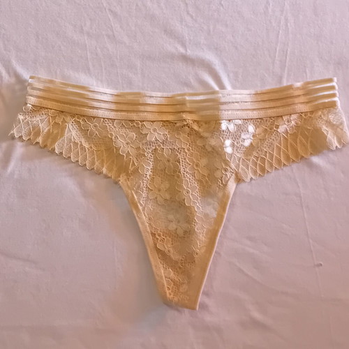 Beige thong S/M