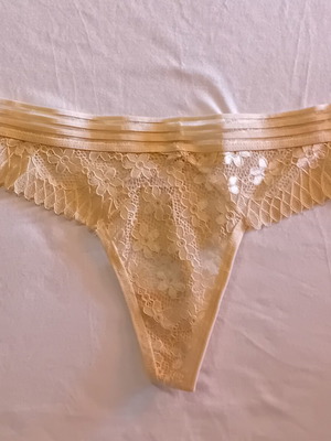 Beige thong S/M