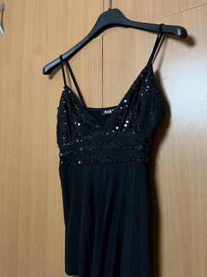 Batik top with sequins and V neckline like new, black