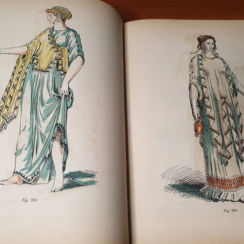Historia Del Traje book used, history of ancient costumes