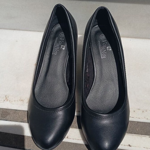 Black Voi & Noi pumps size 39