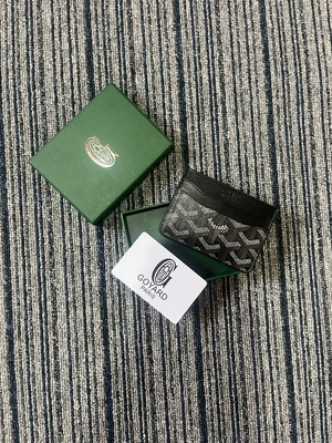 Goyard cardholder like new, black