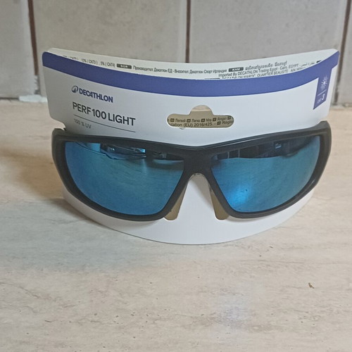 Quechua MH140 Hiking Sunglasses new, black and blue