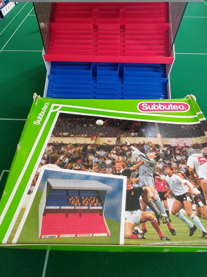 Κερκίδα Subbuteo σαν καινούργιο, πλήρης με το κουτί της