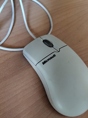 Microsoft PS2 mouse used, excellent working condition