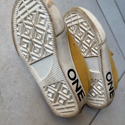Kids sneakers size 24 like new, yellow corduroy fabric