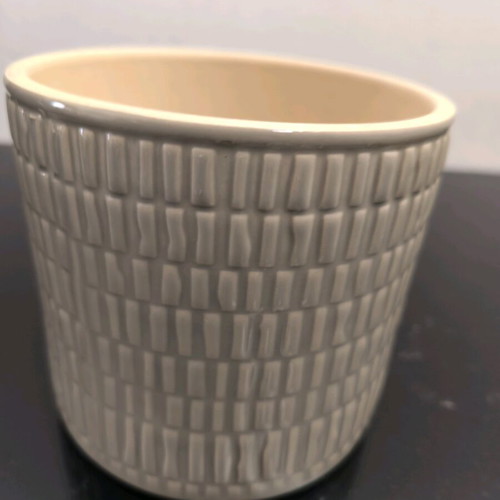 Beige vase like new