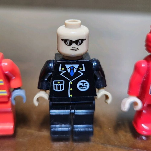 Construction toy figures set of 3 used