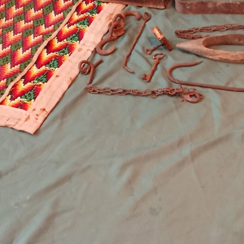 Set of 18 used vintage household items from 1930s-1940s