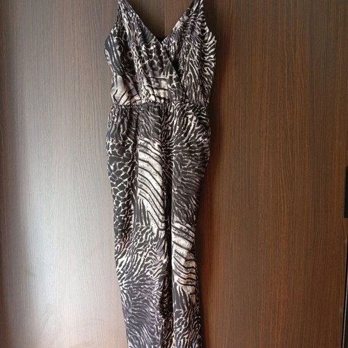 H&M women's jumpsuit like new, black and white, size S