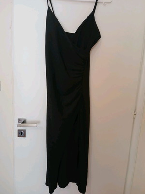 Long dress with slit like new, size M