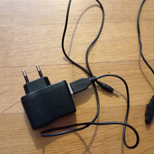 Chargers used, lot of old with various types of cables