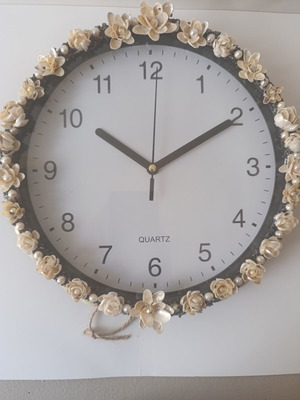 Coastal Shell Wall Clock new, handcrafted with pearls and seashells