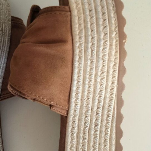 Voi & Noi Suede Platform Sandals size 39 new, camel