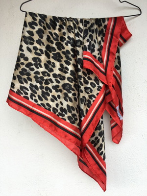 Big summer scarf animal print Costes like new