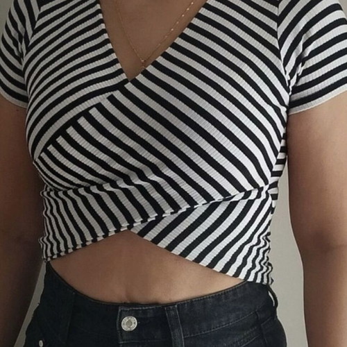 Striped wrap top Stradivarius like new, black and white crop top
