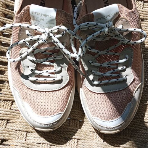 Stradivarius women's athletic shoes size 37 like new, white pink
