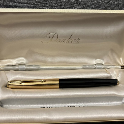 Parker 61 Custom fountain pen black and gold with original case