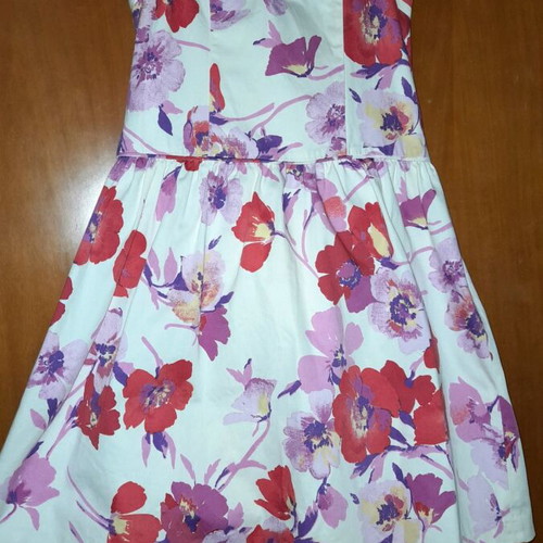 Strapless dress like new with pink and purple flowers size M