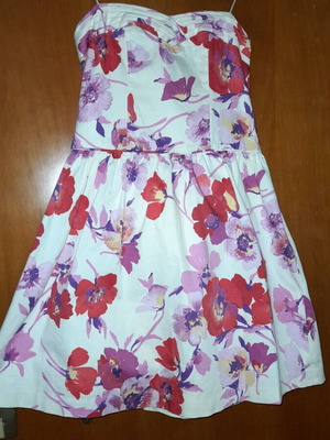 Strapless dress like new with pink and purple flowers size M