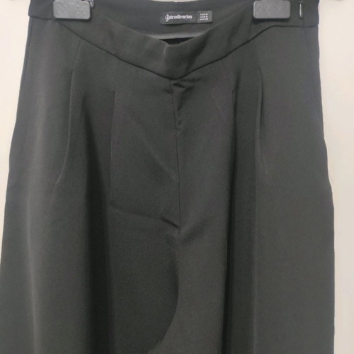 Stradivarius black zip culottes Medium size 10 like new with box