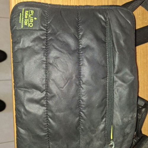 Puro Tablet 10.1" carrying case like new, black