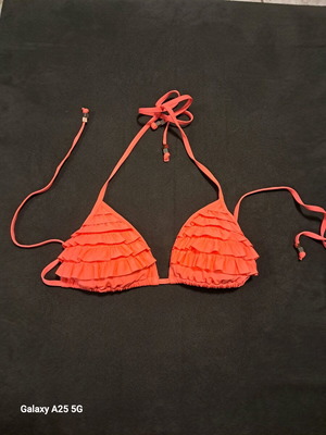 Triangle bikini top with padding like new, coral color