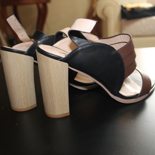Vanessa Wu Heels with Thick Heel (No 39) - In Excellent Condition