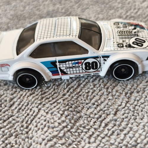 Hot Wheels BMW 635csi collectible car new