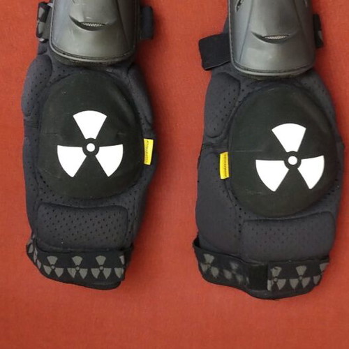 Nukeproof Critical Armour knee and shin protectors size L like new