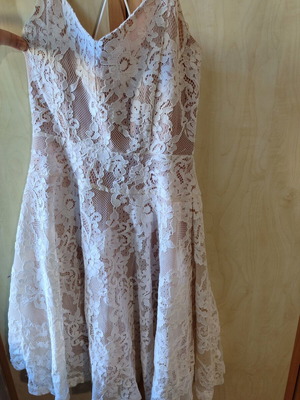 Lynne dress size 38 white lace like new