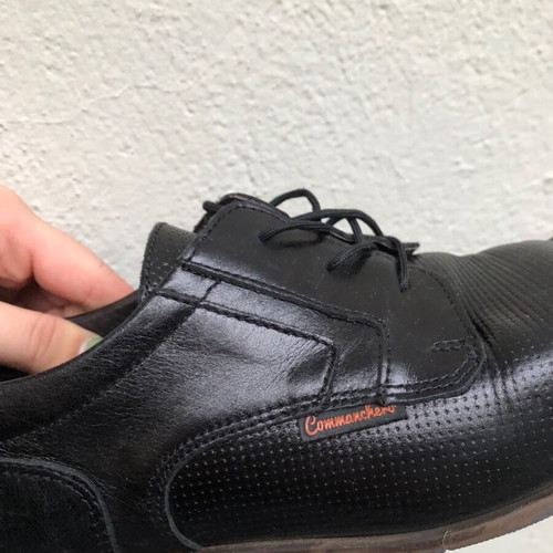 Commanchero black shoe like new, barely worn