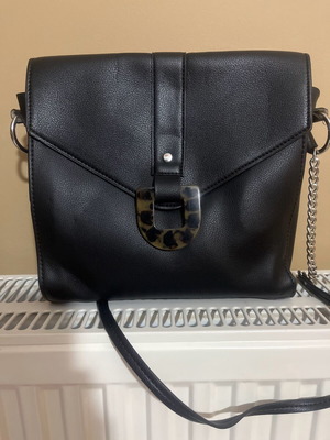 Τσάντα Zara μαύρη μεγάλη like new με διπλό λουράκι